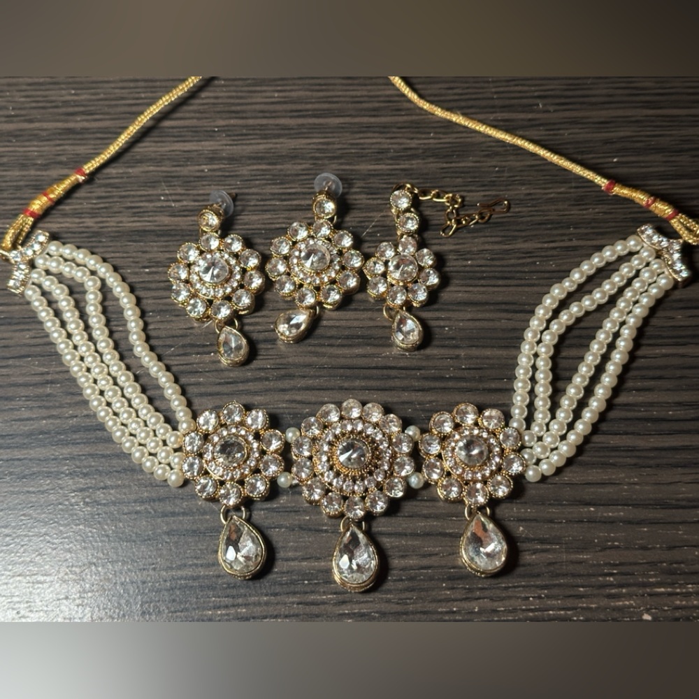 Antique gold, pearl and stone choker necklace with earrings and headpiece